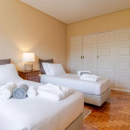 Villa Abreu Retreat Palace By Portugal Active Delaes