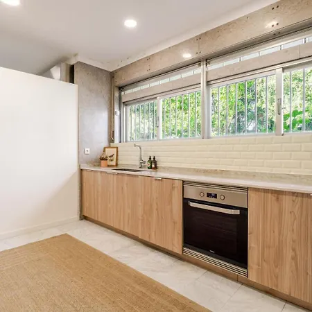 Villa Abreu Retreat Palace By Portugal Active Delaes