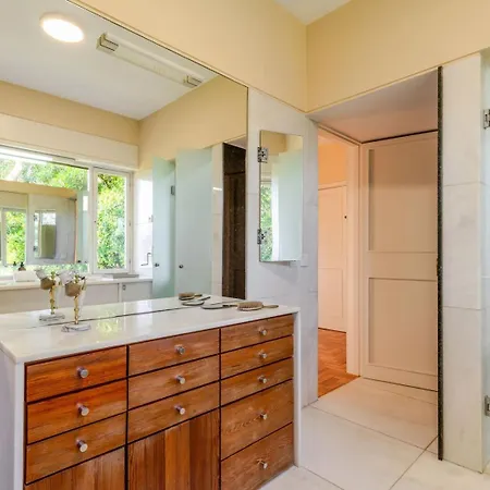 Villa Abreu Retreat Palace By Portugal Active Delaes